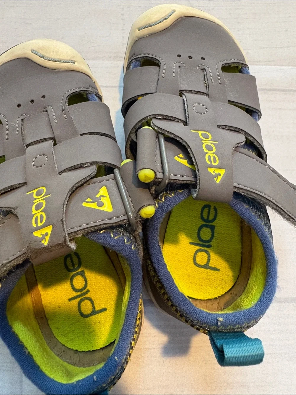 PLAE Gray and Yellow Kids Closed-Toe Sandals